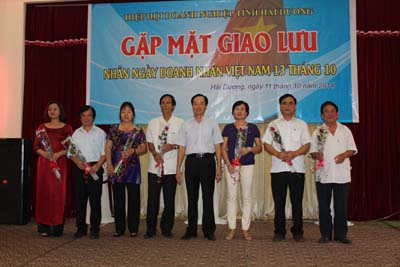 Tổ chức giao lưu và khám bệnh miễn phí cho các Hội viên nhân ngày Doanh nhân Việt Nam 13/10